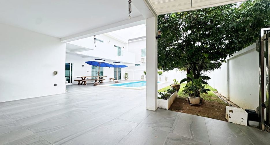 For sale 5 bedrooms villa in Bang Lamung, Chonburi