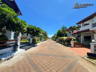For sale 3 bedrooms villa in Na Jomtien, Pattaya