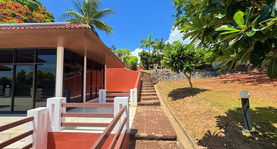 For sale 3 bedrooms villa in Na Jomtien, Pattaya
