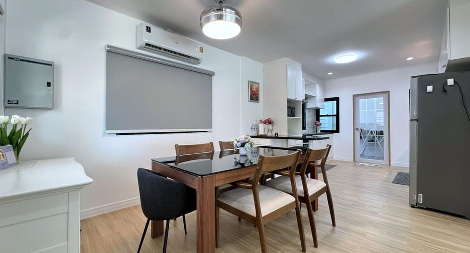 For sale 3 bedrooms villa in Na Jomtien, Pattaya