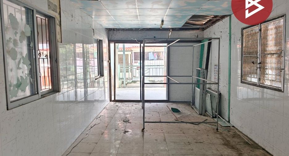 À vendre 3 chambres maison de ville à Mueang Chachoengsao, Chachoengsao