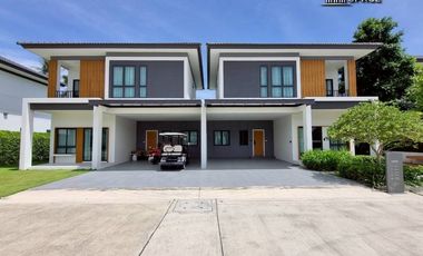 Casa en venta de 4 habitaciones en Bang Lamung, Chonburi