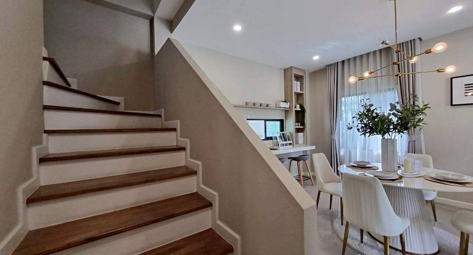 Casa en venta de 4 habitaciones en Bang Lamung, Chonburi