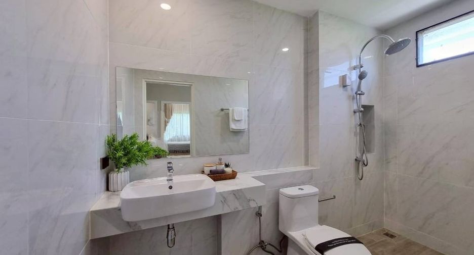 Casa en venta de 4 habitaciones en Bang Lamung, Chonburi