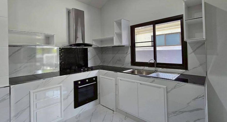 Casa en venta de 3 habitaciones en Bang Lamung, Chonburi