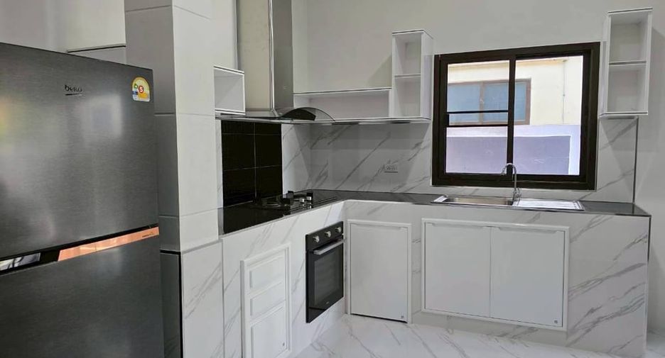 Casa en venta de 3 habitaciones en Bang Lamung, Chonburi