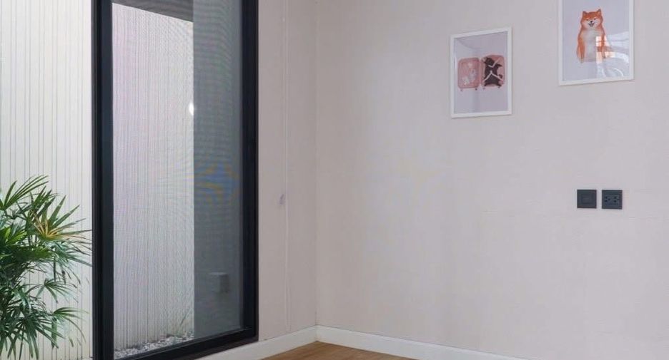 For rent and for sale 3 bedrooms house in Phra Khanong, Bangkok