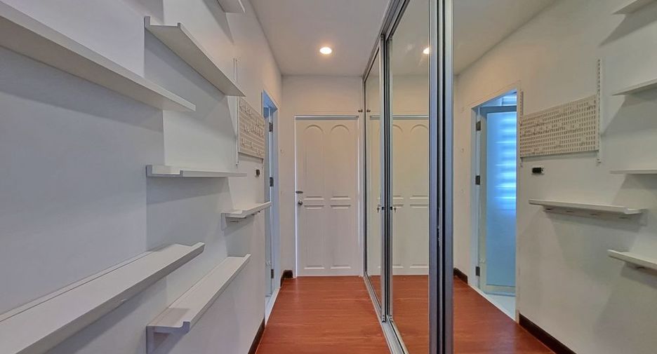 Villa en alquiler de 6 habitaciones en Bang Lamung, Chonburi