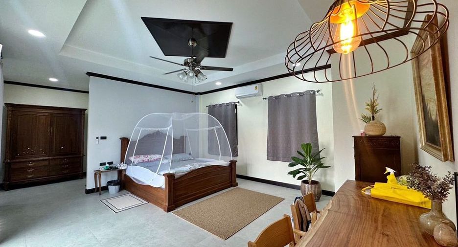 Villa zur Miete und zum Kauf mit 4 Zimmer in Huay Yai, Pattaya
