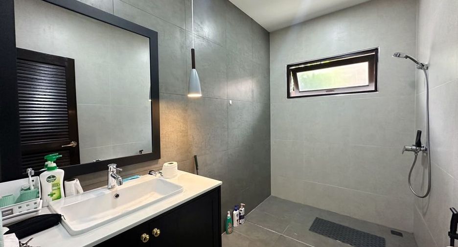 Villa zur Miete und zum Kauf mit 4 Zimmer in Huay Yai, Pattaya