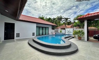 Villa zur Miete und zum Kauf mit 4 Zimmer in Huay Yai, Pattaya