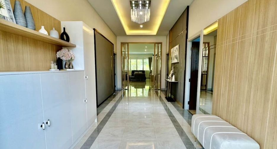 For rent and for sale 6 bedrooms villa in Huay Yai, Pattaya