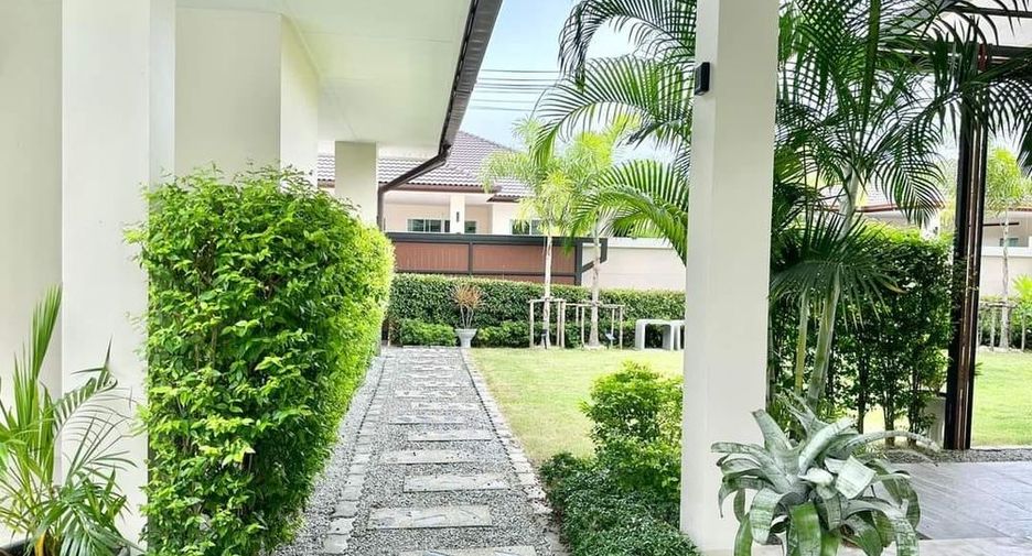 For rent and for sale 6 bedrooms villa in Huay Yai, Pattaya
