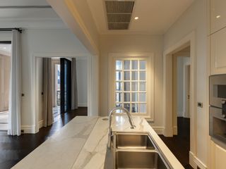 Продажа 3 спальни кондо в Патхум Щан, Бангкок
