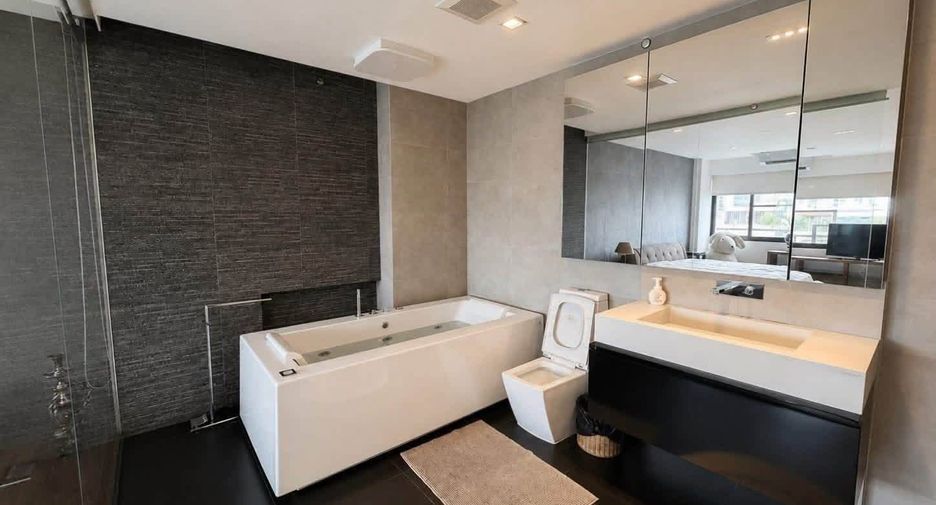 Condo en alquiler de 2 habitaciones en Yan Nawa, Bangkok