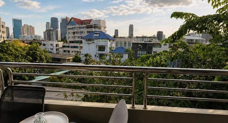 Condo en alquiler de 2 habitaciones en Yan Nawa, Bangkok