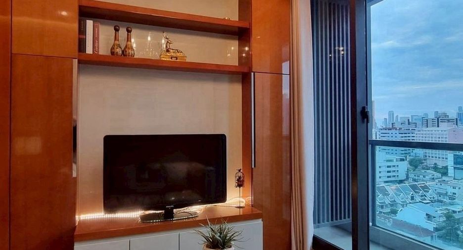 For rent 1 bed condo in Khlong Toei, Bangkok