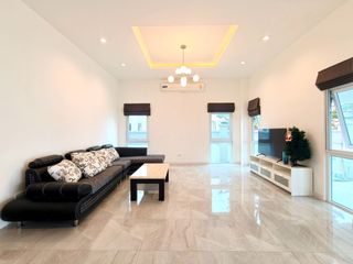 For rent 5 bedrooms villa in Bang Lamung, Chonburi