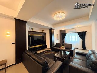À louer et à vendre 6 chambres villa à Bang Lamung, Chonburi