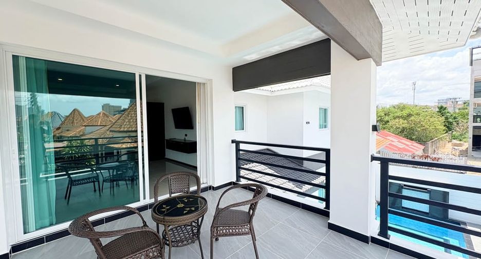 À louer et à vendre 6 chambres villa à Bang Lamung, Chonburi