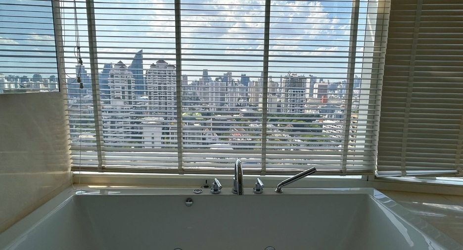 Wohnung zur Miete mit 3 Zimmer in Watthana, Bangkok