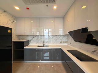Wohnung zur Miete mit 4 Zimmer in Huai Khwang, Bangkok