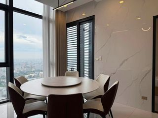 Wohnung zur Miete mit 4 Zimmer in Huai Khwang, Bangkok
