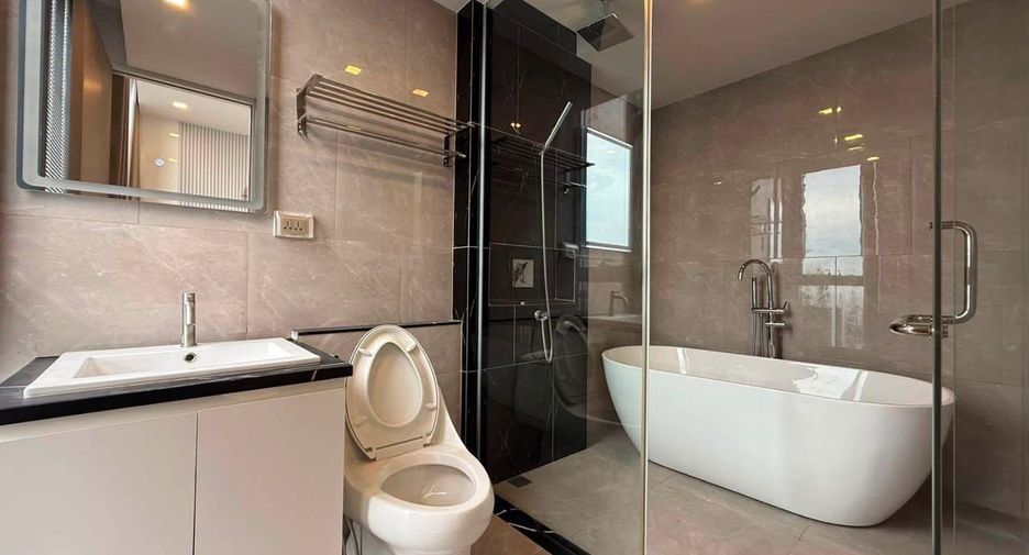 Wohnung zur Miete mit 4 Zimmer in Huai Khwang, Bangkok