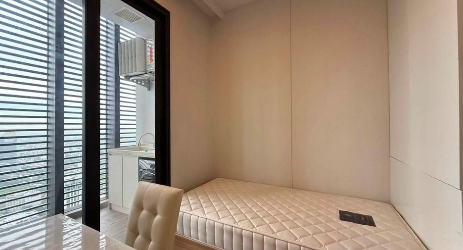 Wohnung zur Miete mit 4 Zimmer in Huai Khwang, Bangkok