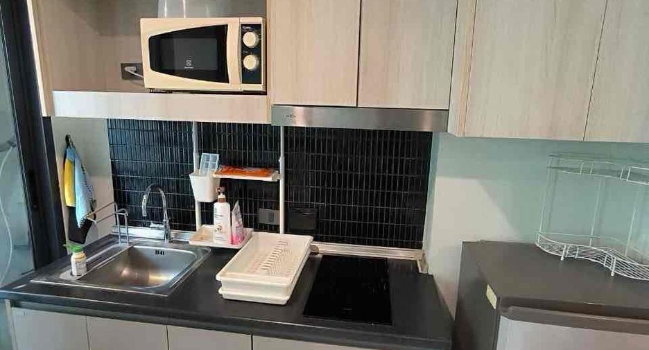 Condo en alquiler de 1 habitaciones en Phra Khanong, Bangkok
