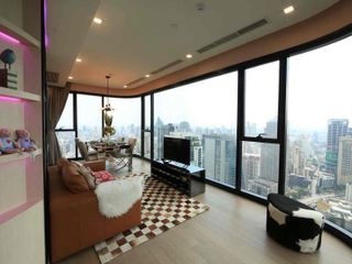 Condo en alquiler de 3 habitaciones en Khlong Toei, Bangkok