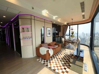 Condo en alquiler de 3 habitaciones en Khlong Toei, Bangkok