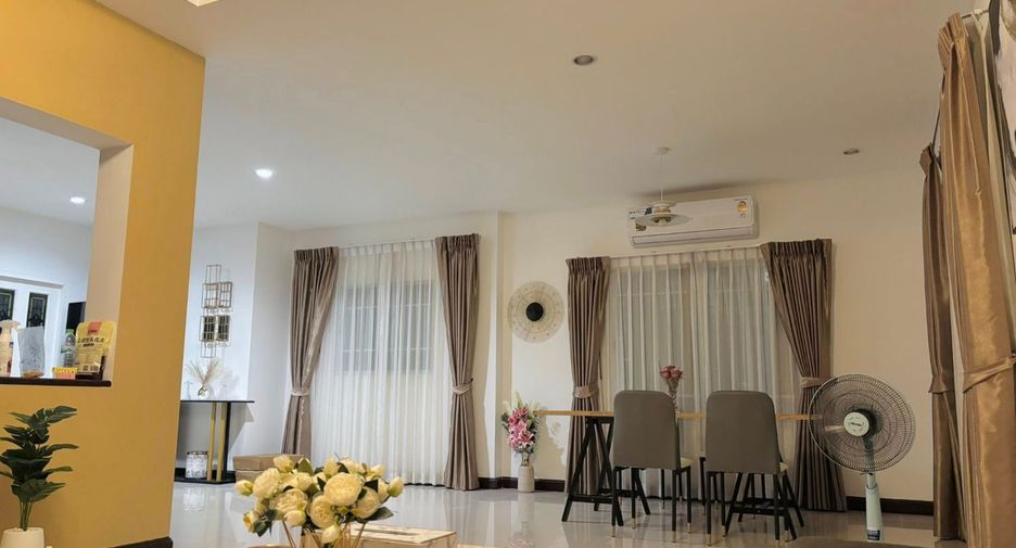 For rent 3 bedrooms house in Saphan Sung, Bangkok
