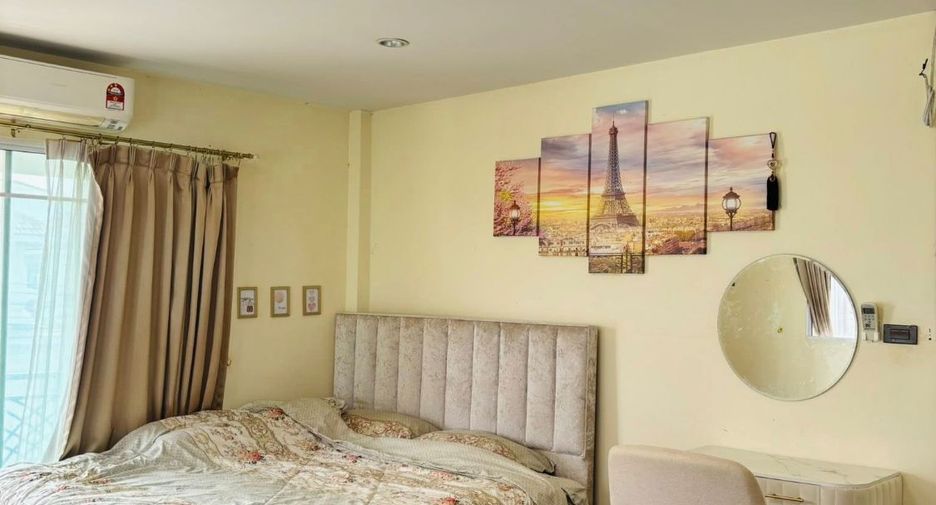 For rent 3 bedrooms house in Saphan Sung, Bangkok