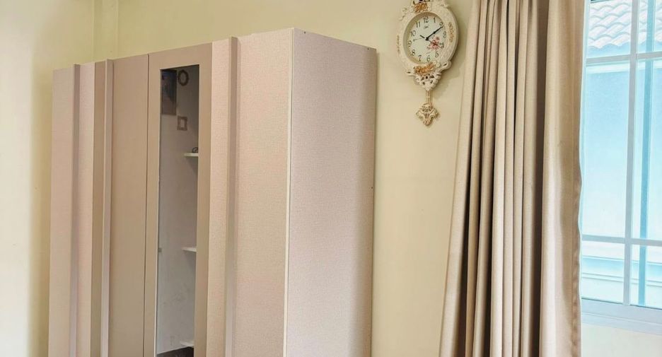 For rent 3 bedrooms house in Saphan Sung, Bangkok