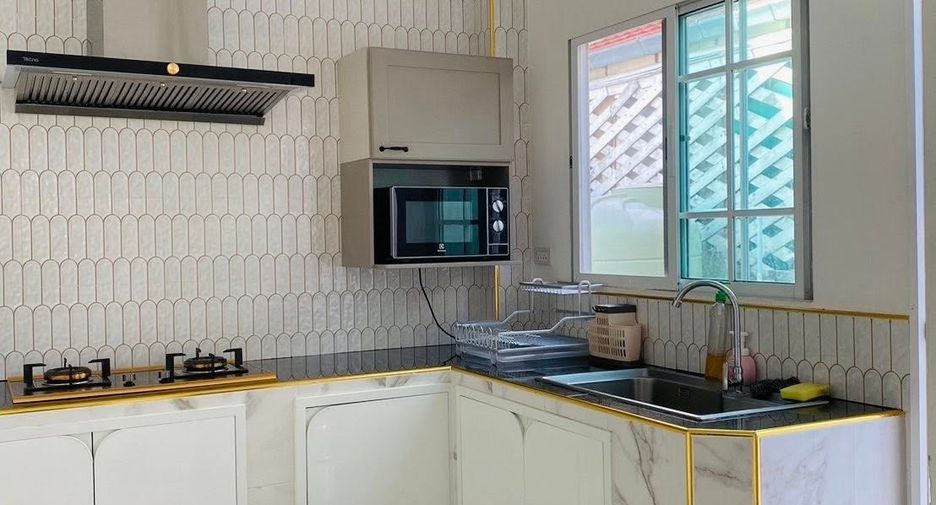 For rent 3 bedrooms house in Saphan Sung, Bangkok
