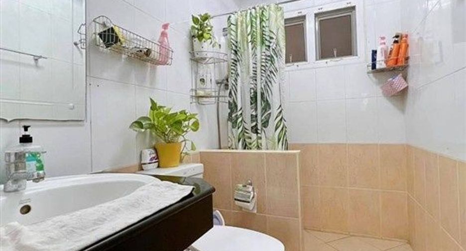 For sale 4 bedrooms house in Don Mueang, Bangkok