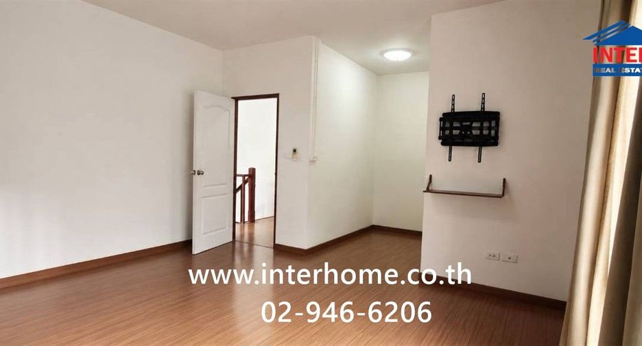 For sale 4 bedrooms house in Don Mueang, Bangkok
