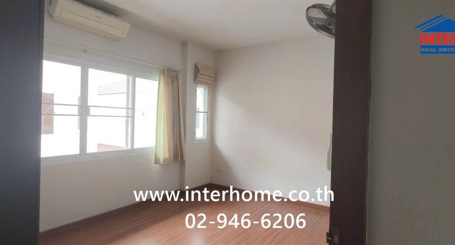 For sale 4 bedrooms house in Don Mueang, Bangkok
