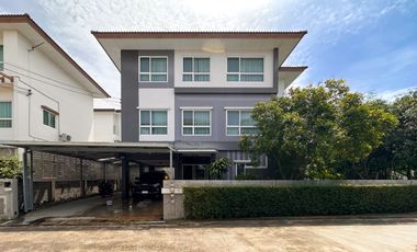 For sale 3 bedrooms house in Mueang Nonthaburi, Nonthaburi