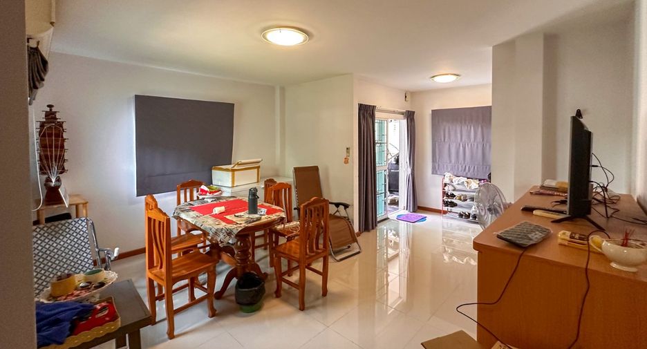 For sale 3 bedrooms house in Mueang Nonthaburi, Nonthaburi