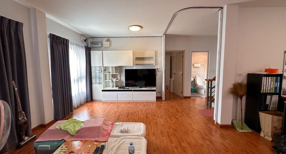 For sale 3 bedrooms house in Mueang Nonthaburi, Nonthaburi