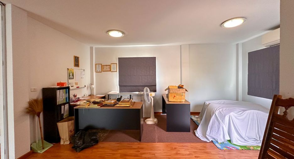 For sale 3 bedrooms house in Mueang Nonthaburi, Nonthaburi