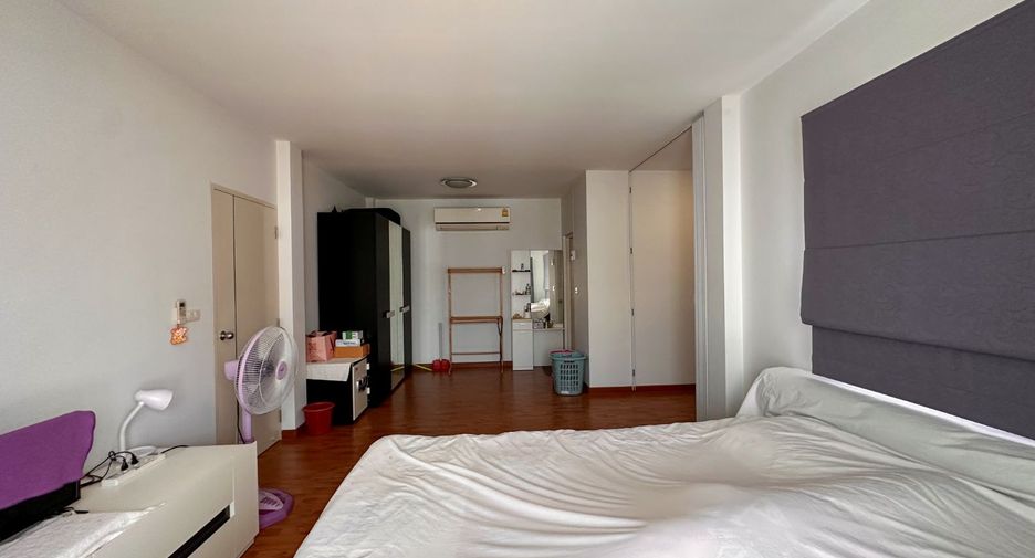 For sale 3 bedrooms house in Mueang Nonthaburi, Nonthaburi