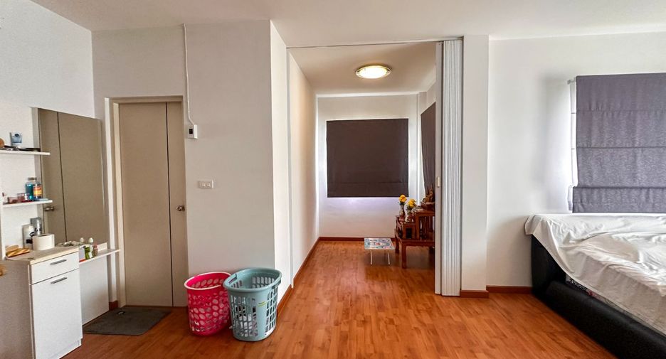 For sale 3 bedrooms house in Mueang Nonthaburi, Nonthaburi