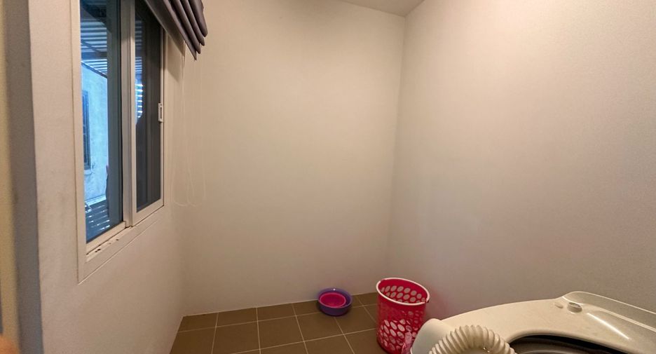 For sale 3 bedrooms house in Mueang Nonthaburi, Nonthaburi