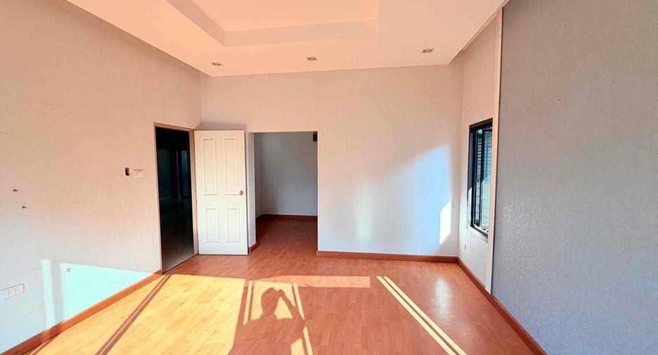 Продажа 3 спальни дом в Mueang Udon Thani, Удонтани