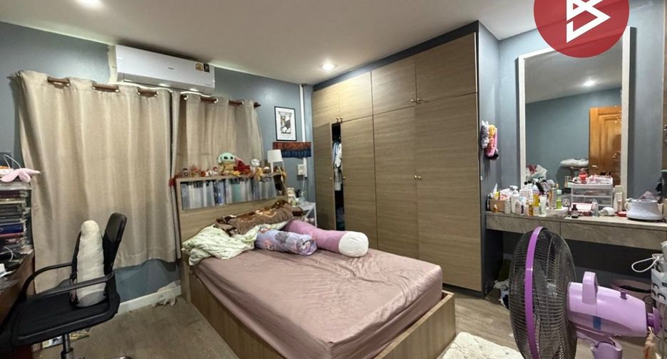 Haus zum Kauf mit 4 Zimmer in Phra Pradaeng, Samut Prakan