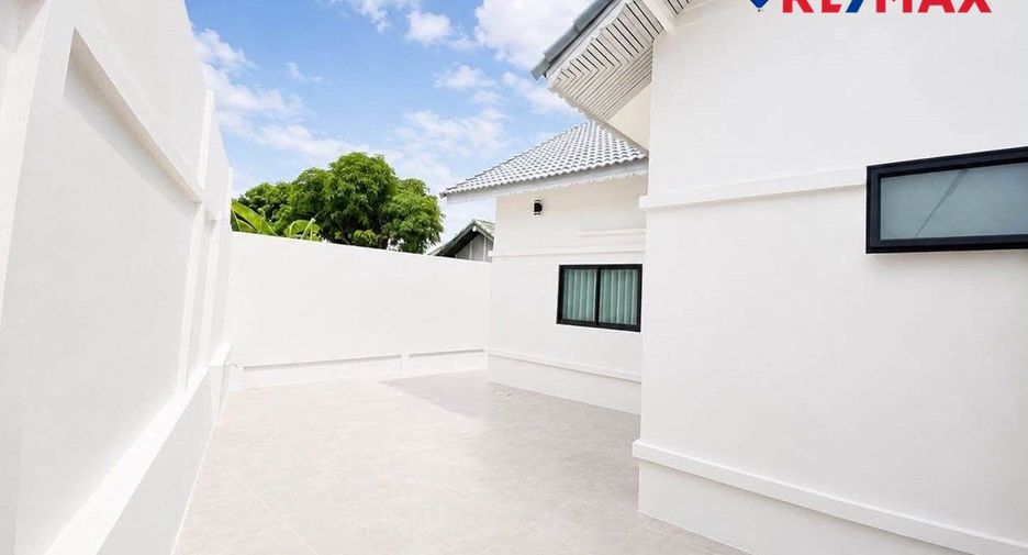 For sale 3 bedrooms house in Bang Lamung, Chonburi