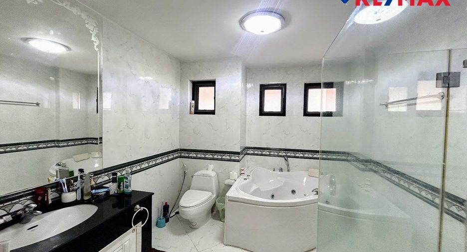 For sale 3 bedrooms house in Bang Lamung, Chonburi